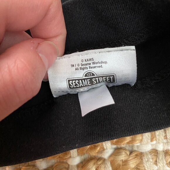 KAWS x Uniqlo x Sesame Street Group 2 Tee – Size Small (US Sizing) – Black - Picture 10 of 10